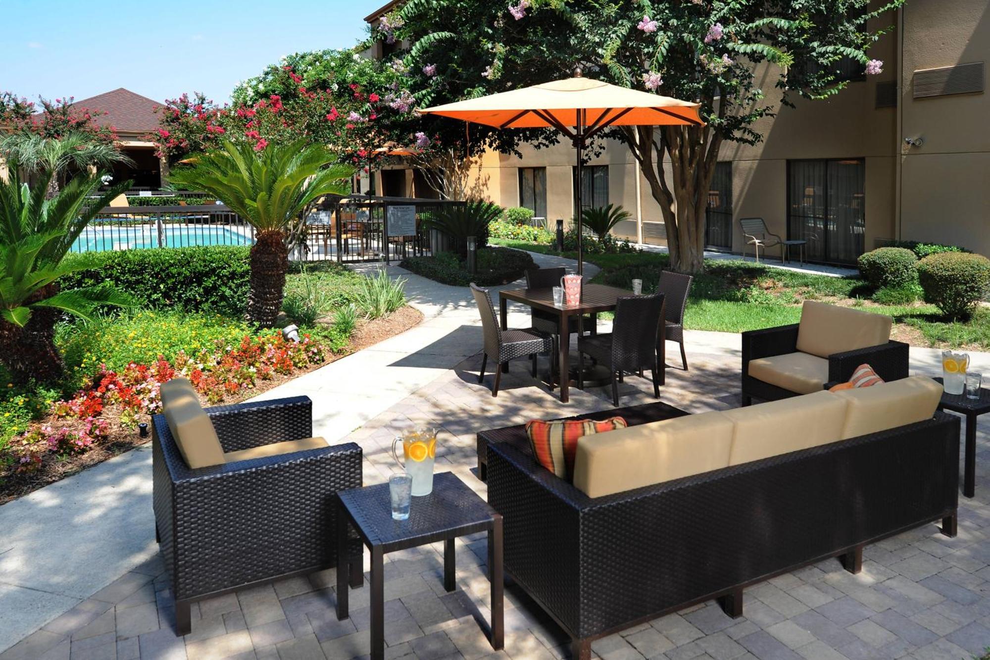 Hotel Courtyard By Marriott Houston Hobby Airport Udogodnienia zdjęcie